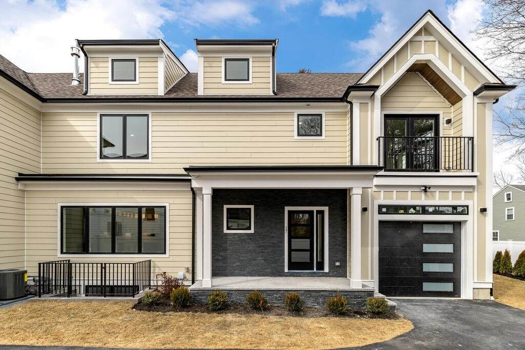 17 Sharon Ave - Photo 1
