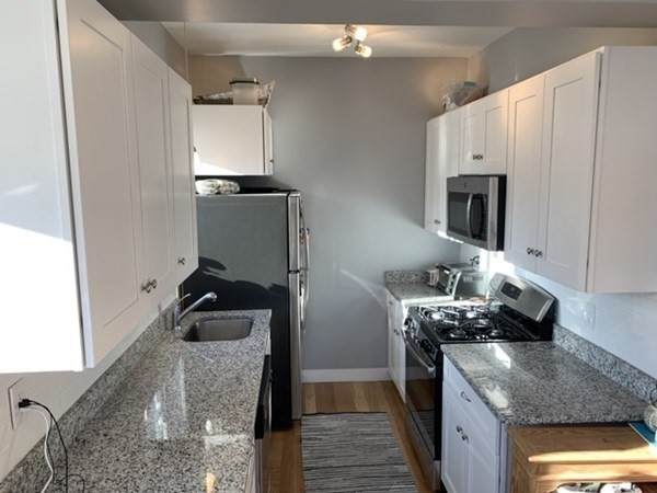 287 Beacon - Photo 1