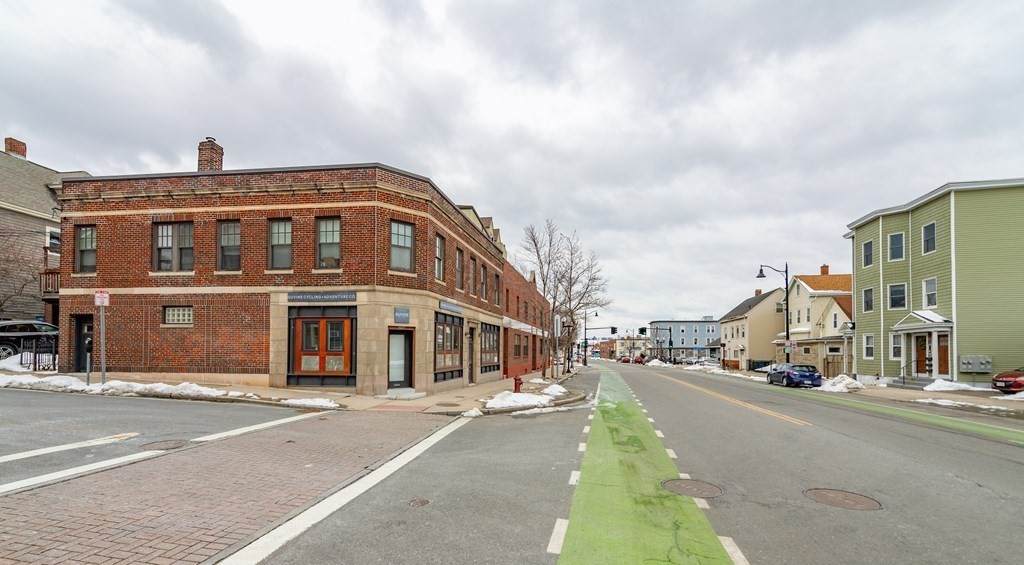 667 Somerville Avenue - Photo 1