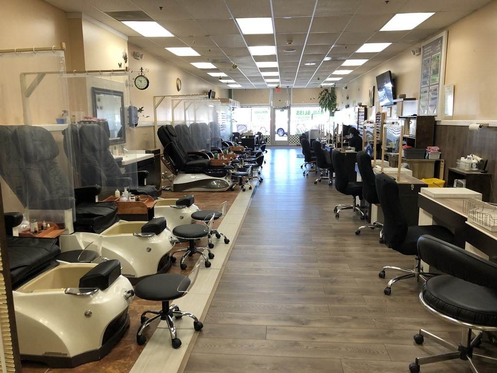 9999 Nail Salon - Photo 1