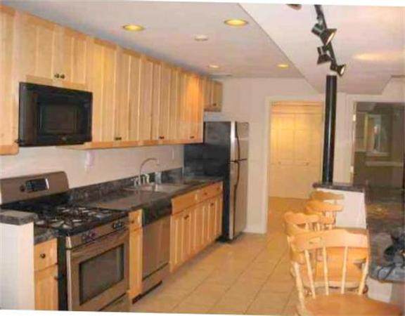 802 East Sixth Street - Photo 1