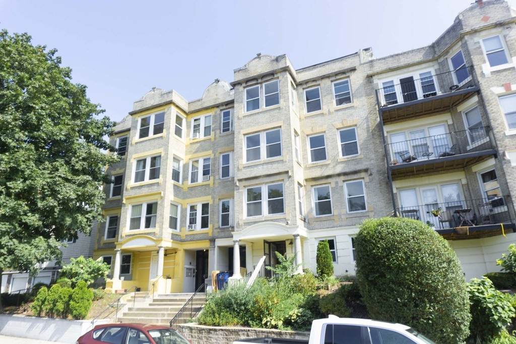 59a Strathmore Rd. - Photo 1