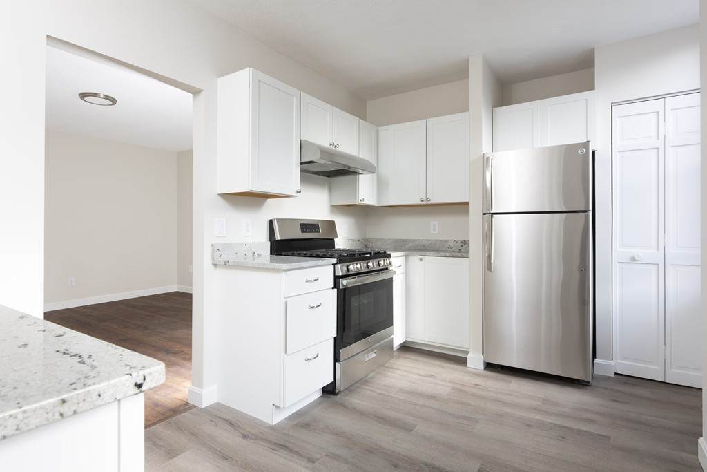 304 Shawmut Ave - Photo 1