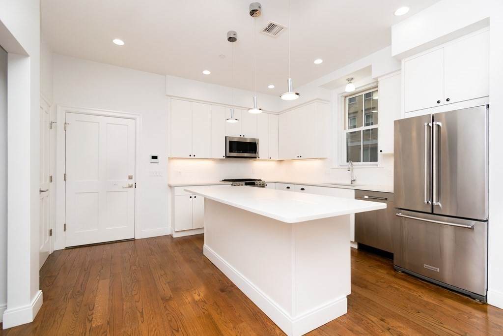 99 Everett St - Photo 1