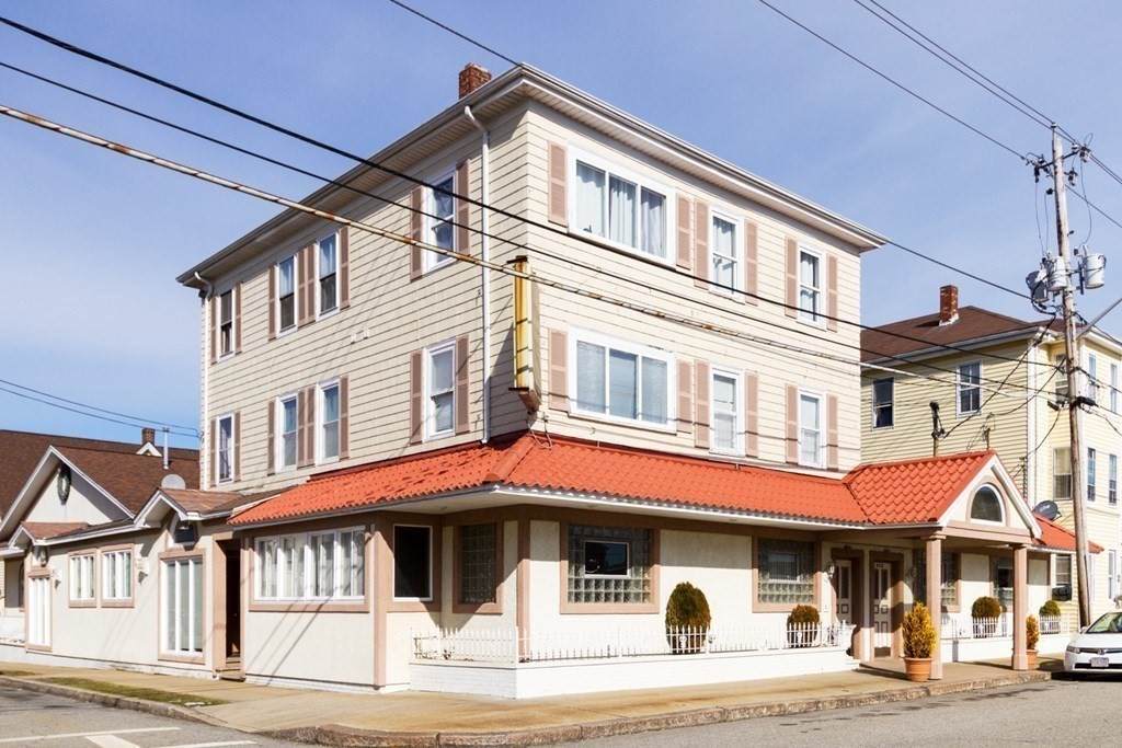 820-822 King Philip Street - Photo 1