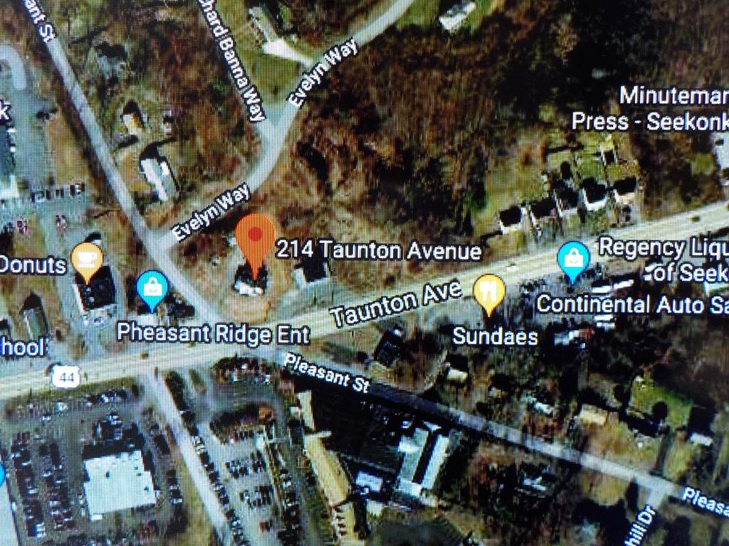 214 Taunton Ave - Photo 1