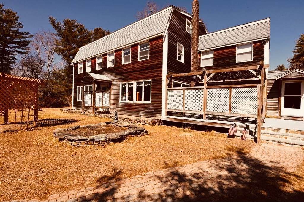 410 Center St - Photo 1