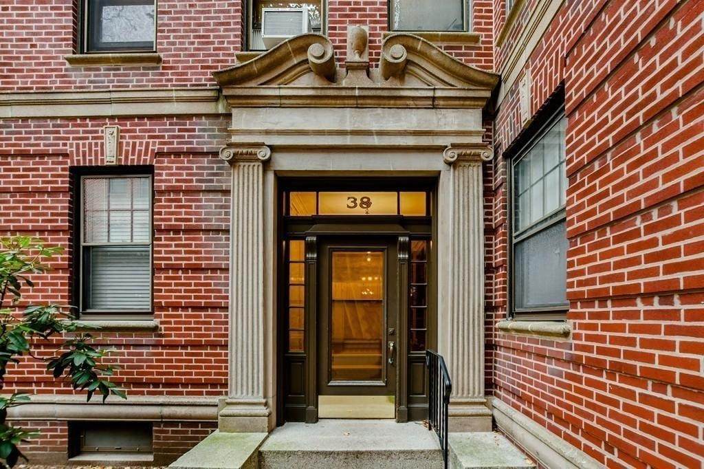 38 Linnaean St. - Photo 1