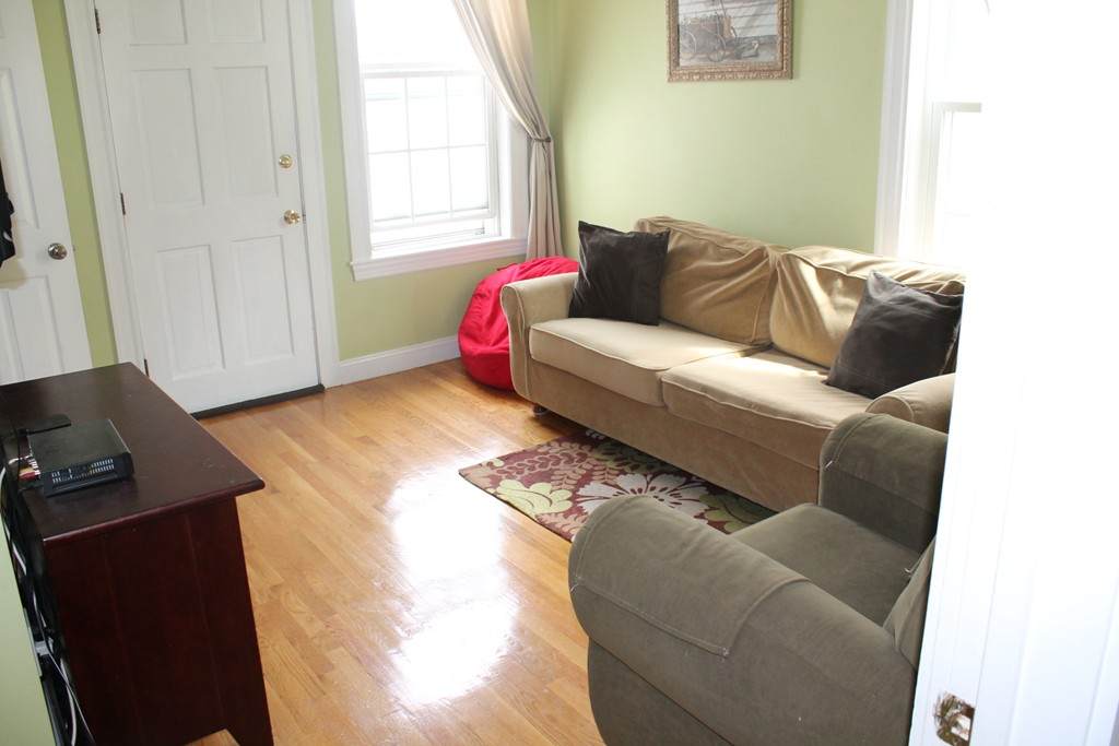 786 E Third St - Photo 1