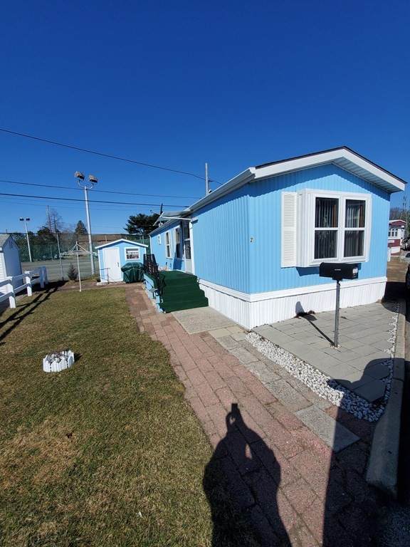 242 Manton - Photo 1