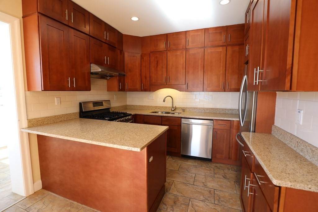 1526 Commonwealth Ave - Photo 1