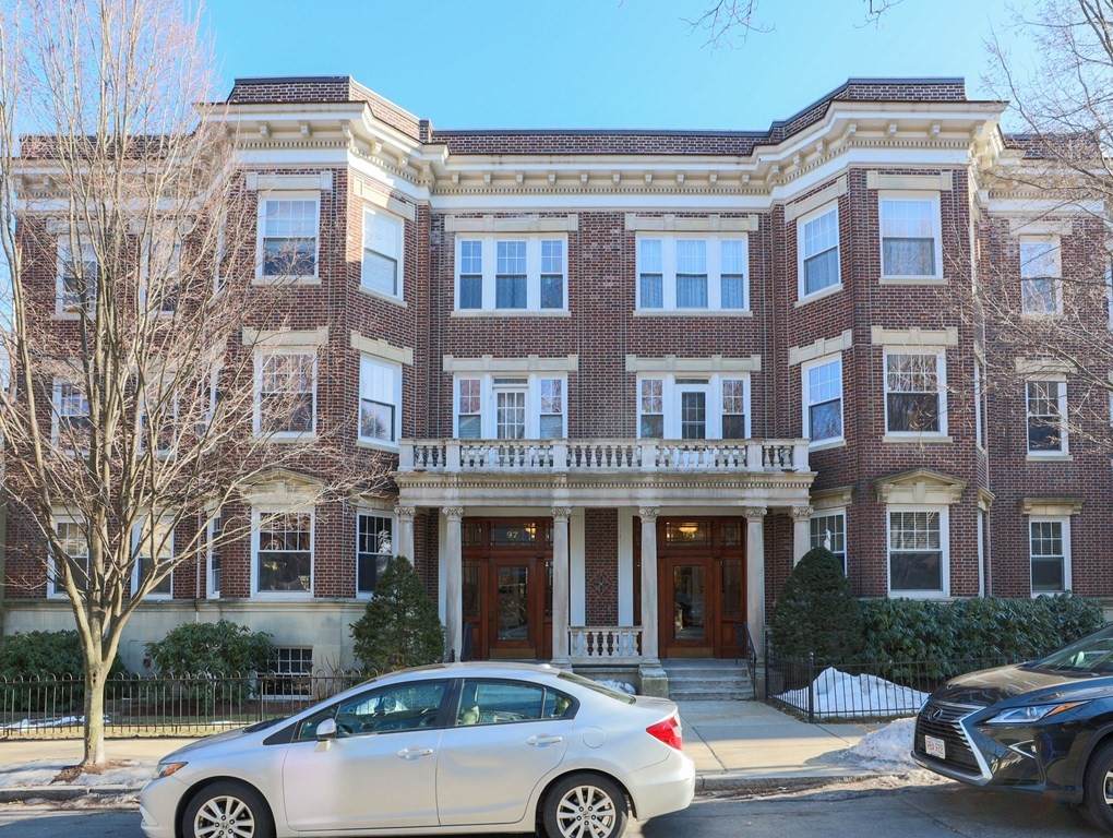 95 Mason Terrace - Photo 1