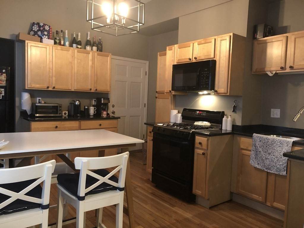 30 Woodward St - Photo 1