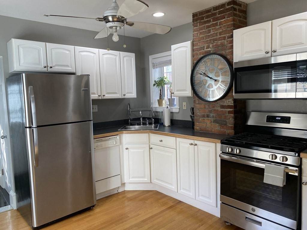 603 E 5th St - Photo 1