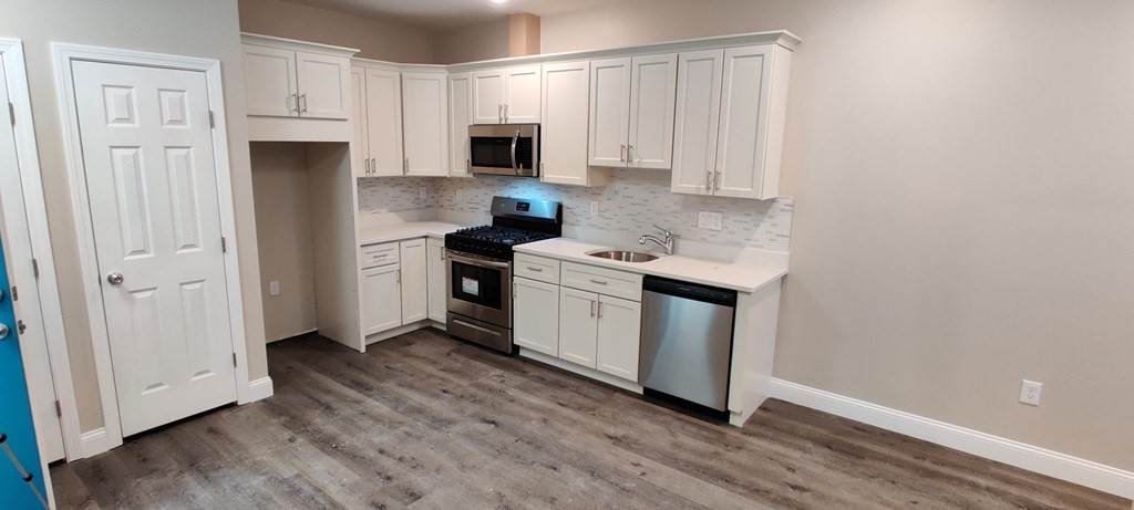 191 North Common - Photo 1