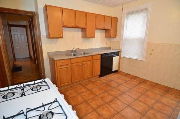 9 Payson Ave - Photo 1