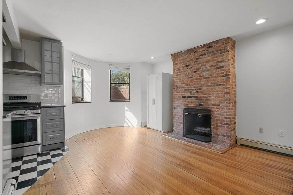 26 Everett St - Photo 1