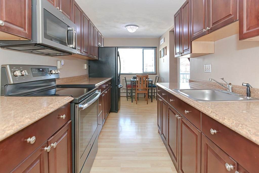 17 Jones Ter - Photo 1