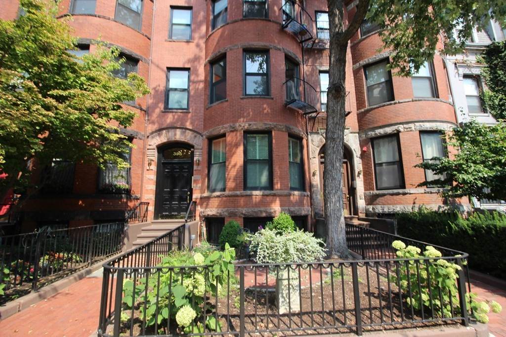 393 Marlborough St - Photo 1