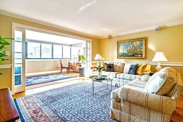 2 Hawthorne Pl - Photo 1