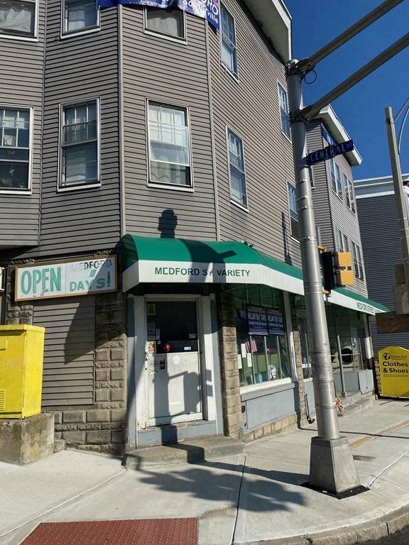 433 Medford St - Photo 1