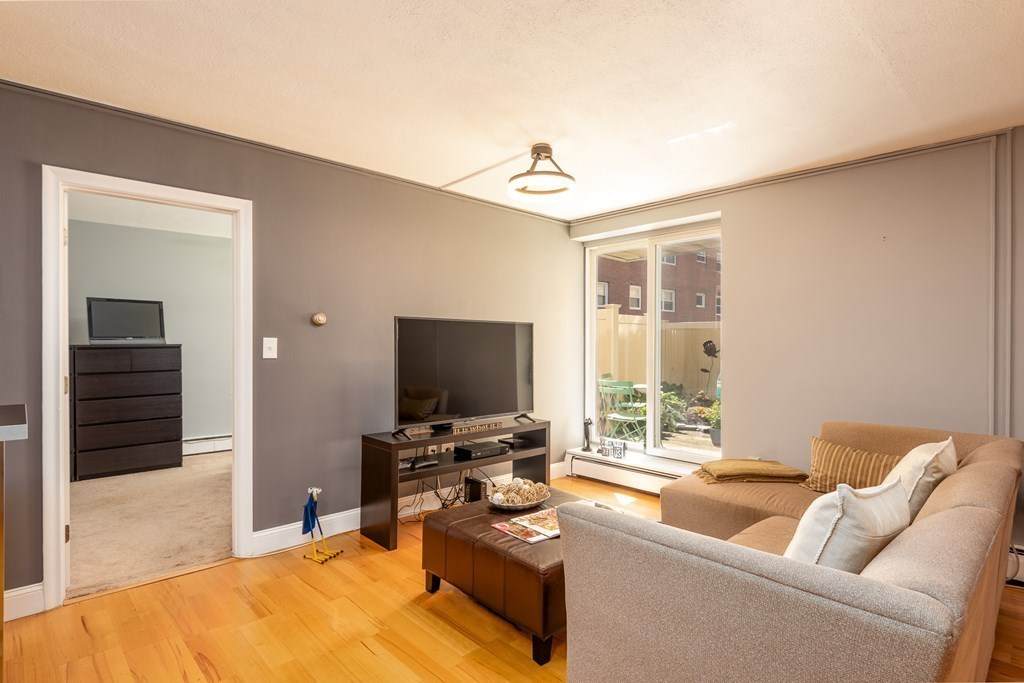 123 Sewall Ave - Photo 1