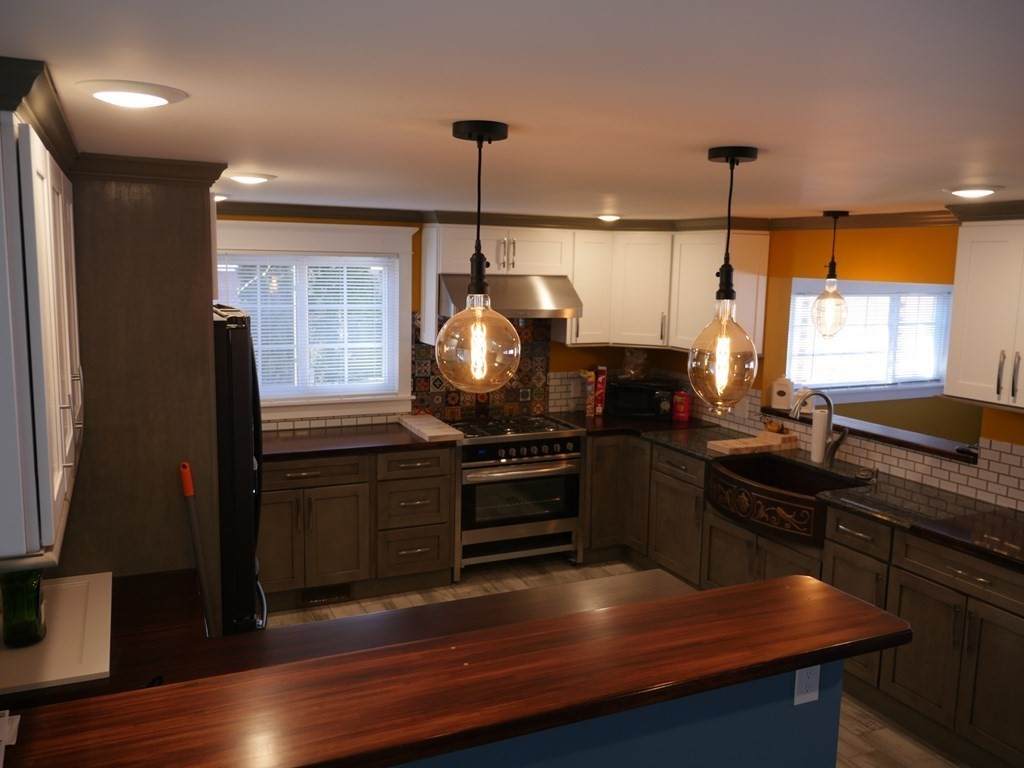 11 Leroy Pl - Photo 1