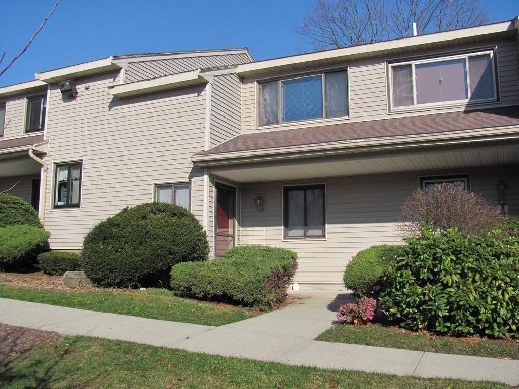 135 Highwood Drive - Photo 1