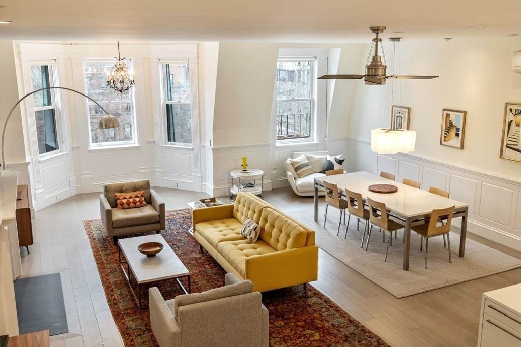 135 Commonwealth Ave - Photo 1