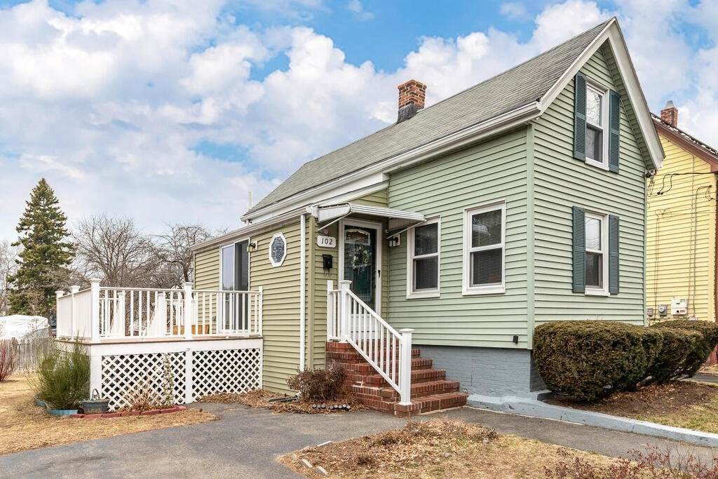 102 Wyman Street - Photo 1