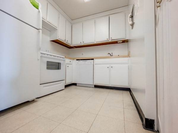 111 Perkins - Photo 1