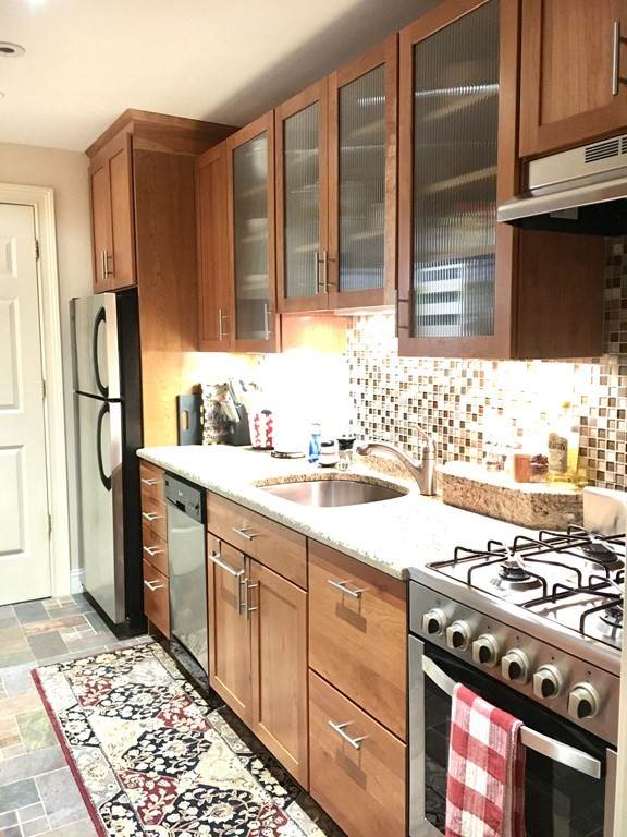 131 Commonwealth Ave - Photo 1