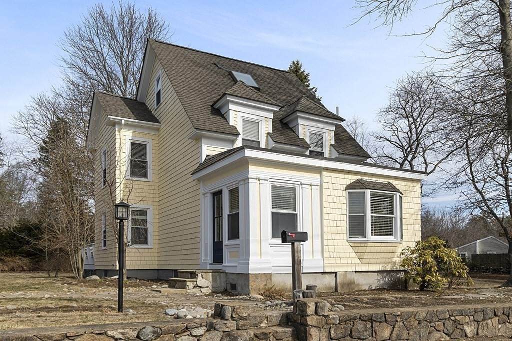 414 Essex St - Photo 1