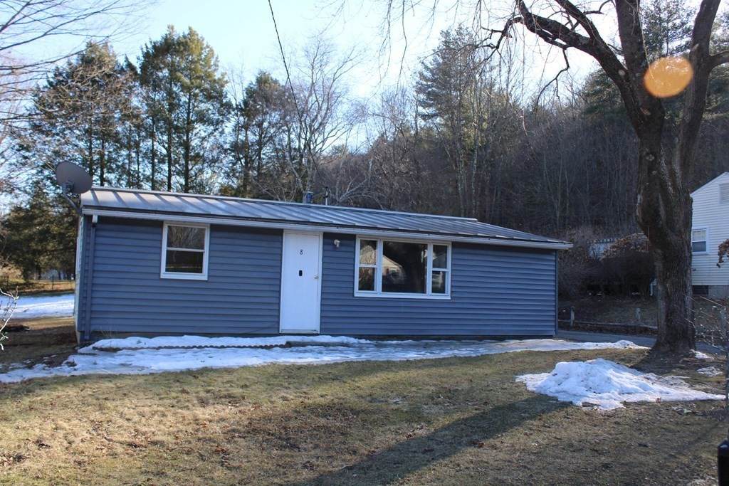 8 Webster Ave - Photo 1