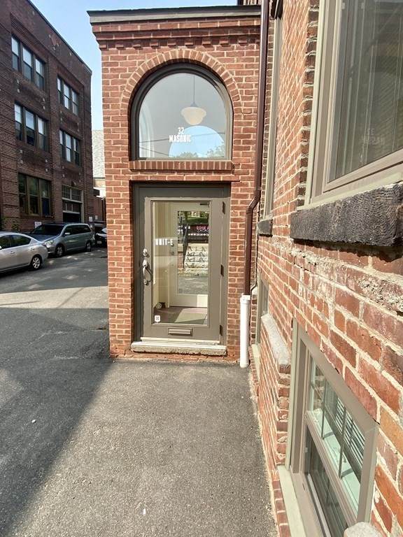32 Masonic St - Photo 1