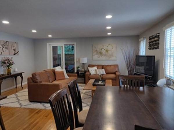 1101 Lords Ct - Photo 1