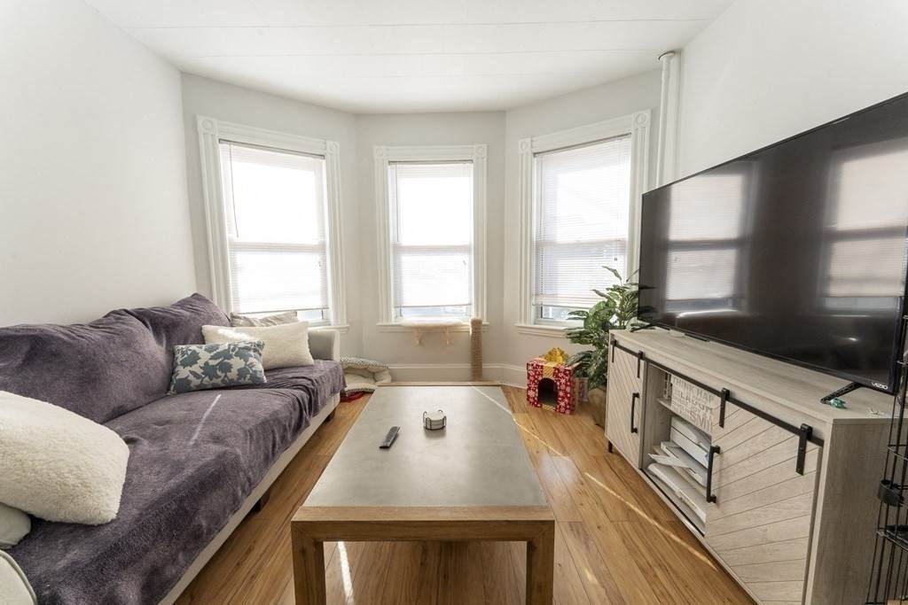 172 Boylston - Photo 1