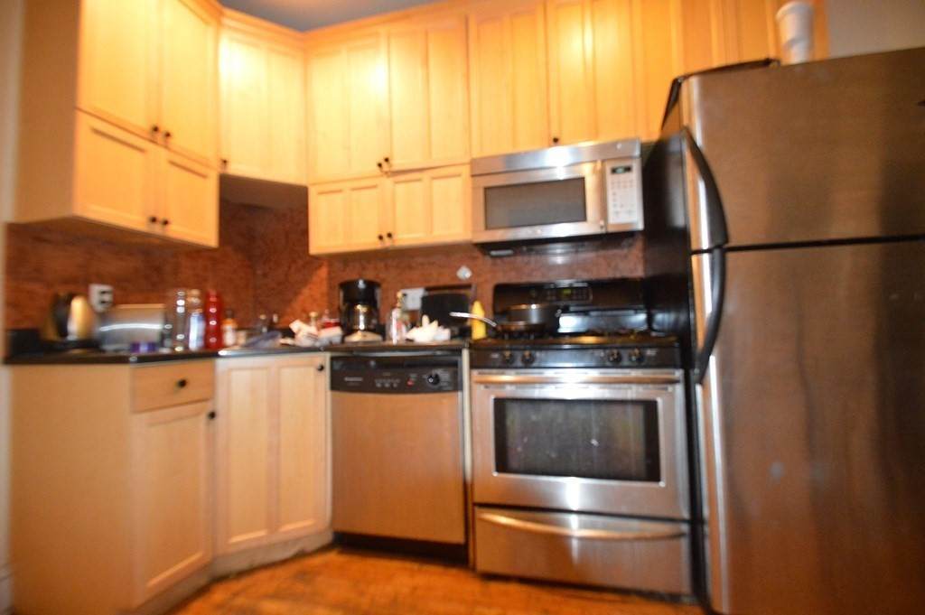 73 Thatcher - Photo 1