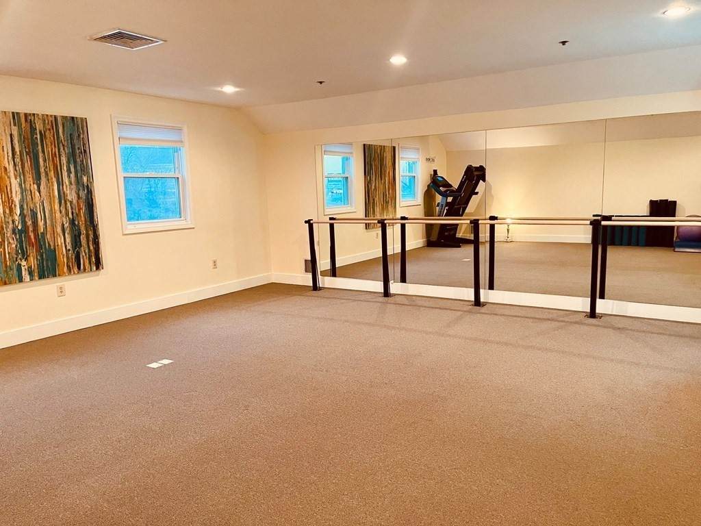227 Newbury - Photo 1