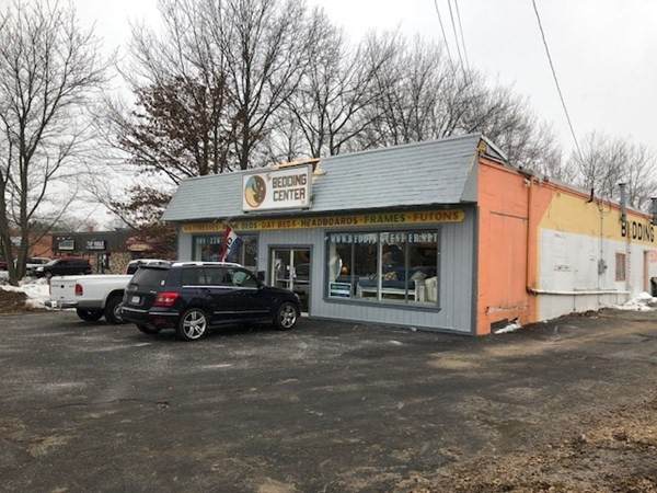520 Pleasant St - Photo 1