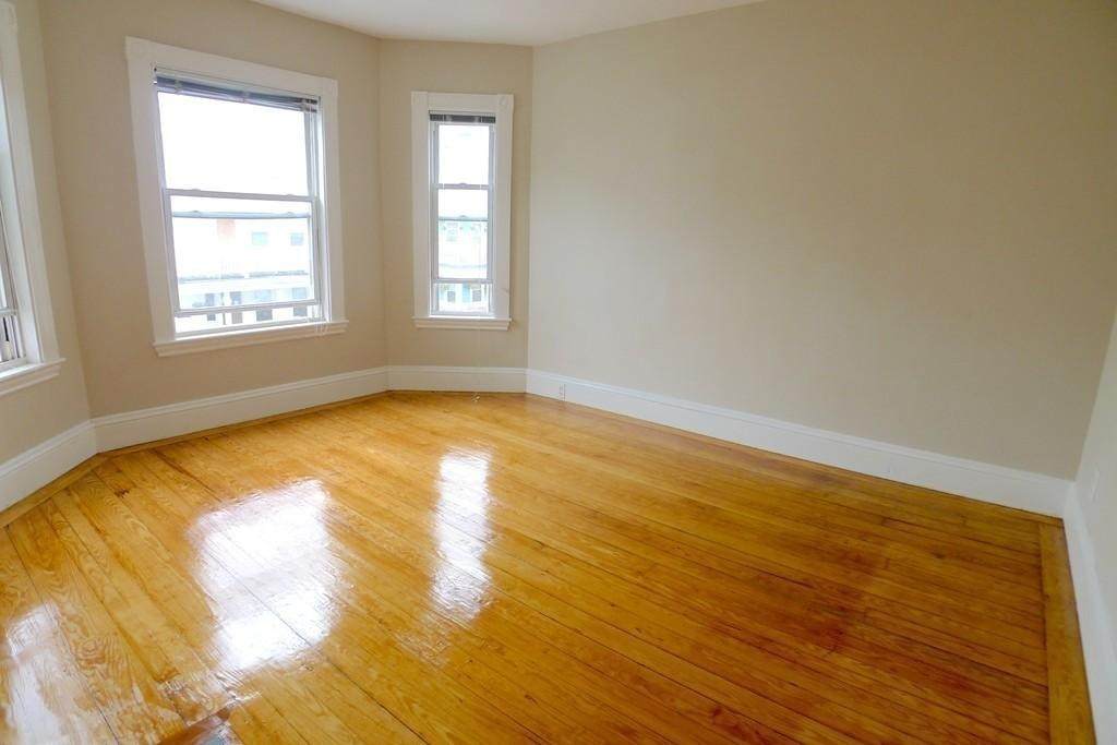 100 Lonsdale - Photo 1