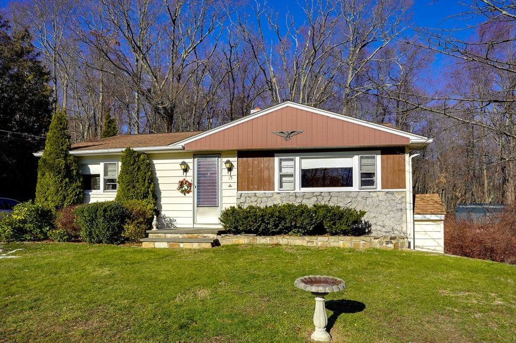 15 Overdale Pkwy - Photo 1