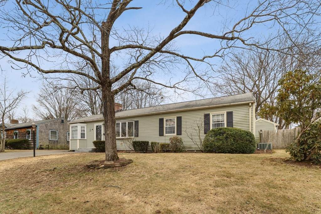 15 Janice Rd - Photo 1
