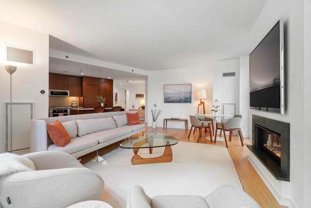 580 Washington - Photo 1