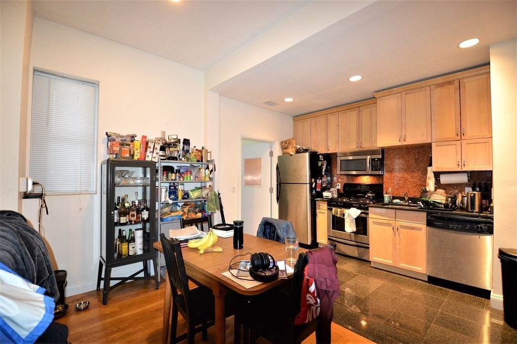 1689 Beacon - Photo 1