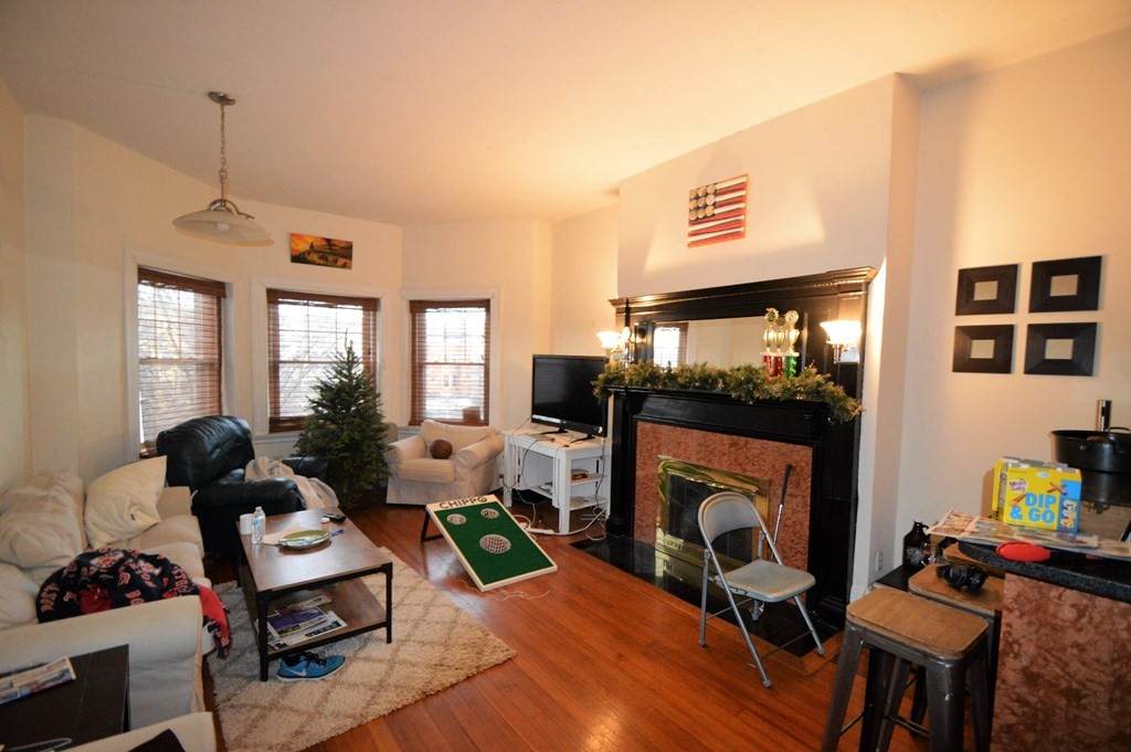 1689 Beacon - Photo 1