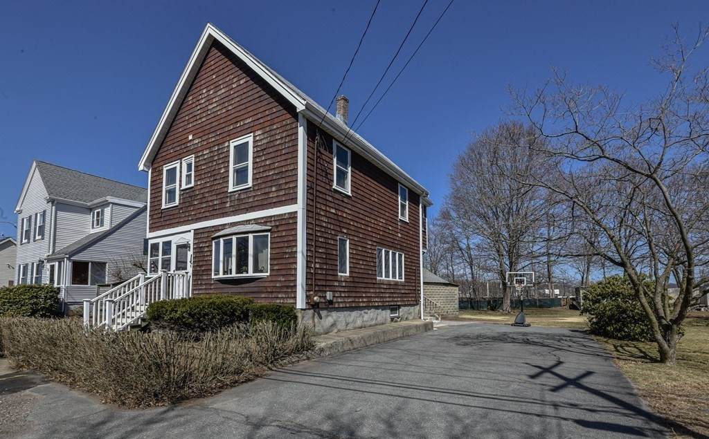 464 Whiting Avenue - Photo 1
