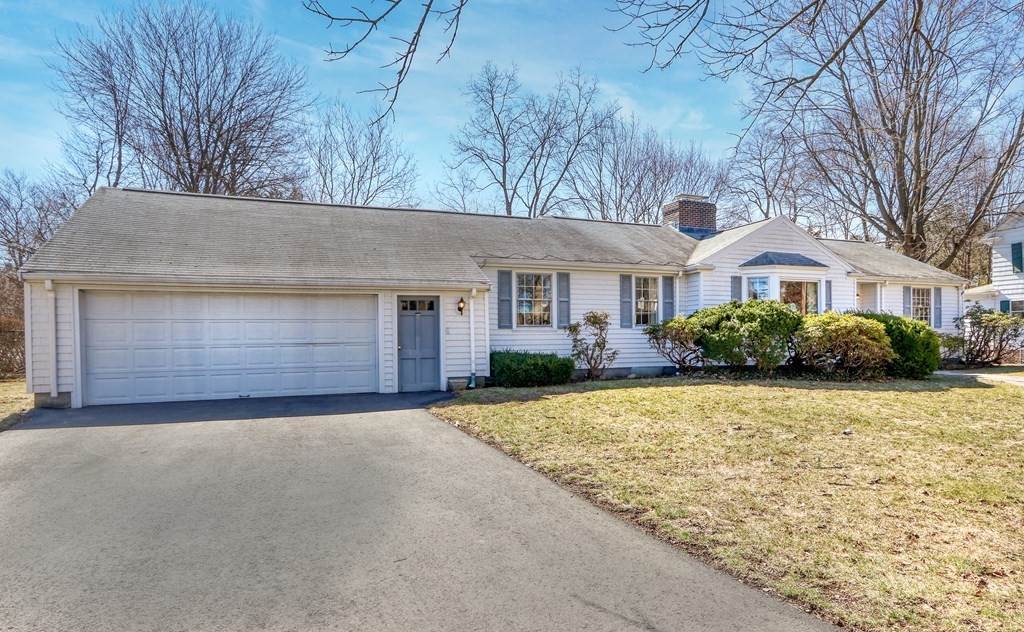 8 Van Brunt Ave - Photo 1