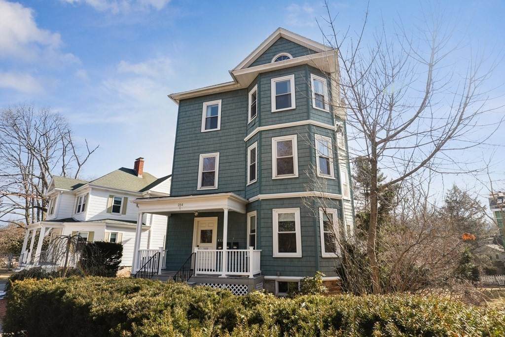 254 Clyde St - Photo 1