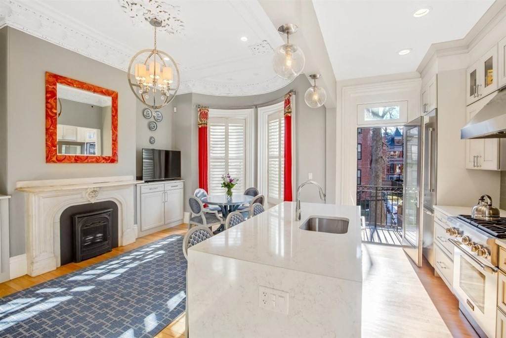 38 Concord Sq. - Photo 1
